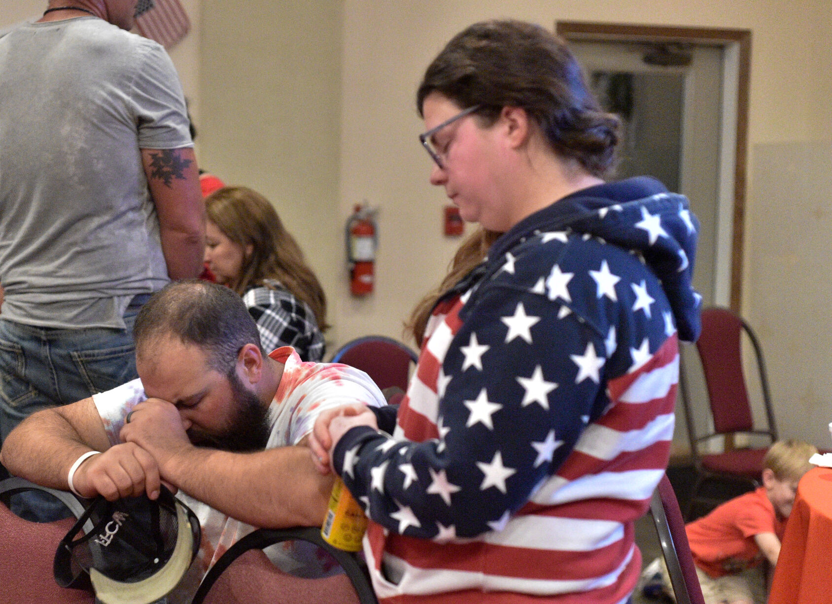 In prayer as tallies show Vos is defeating Steen